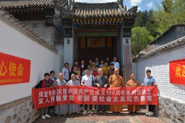 小红帽的冒险之旅