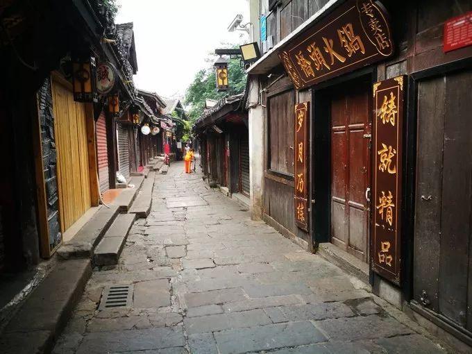 探索孙女婿可以给女方爷爷上坟吗?,畅游知识星球,汲取智慧之光