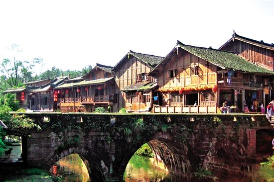 寻龙:华山路480号超级迷你椰门口